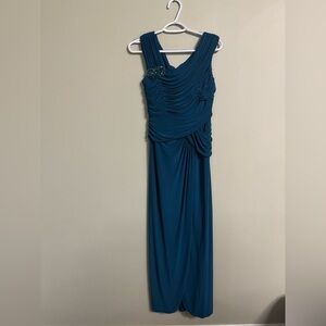 Adrianna Papell Evening Blue Brooch Draped Sleeveless Dress Size 8P Mother Bride